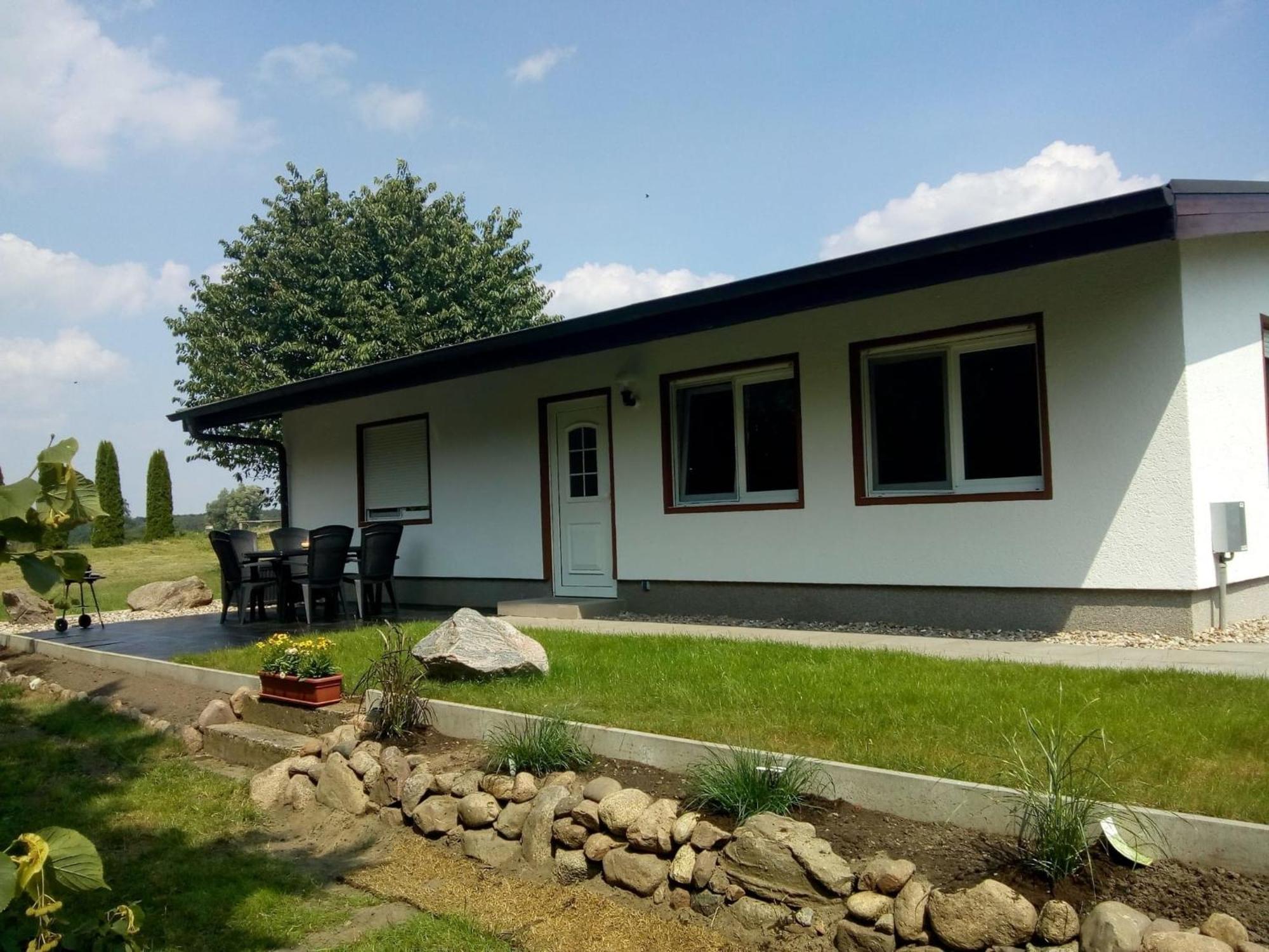 Behaglicher Bungalow Fuer Mensch Und Hund Barkhagen Exterior foto
