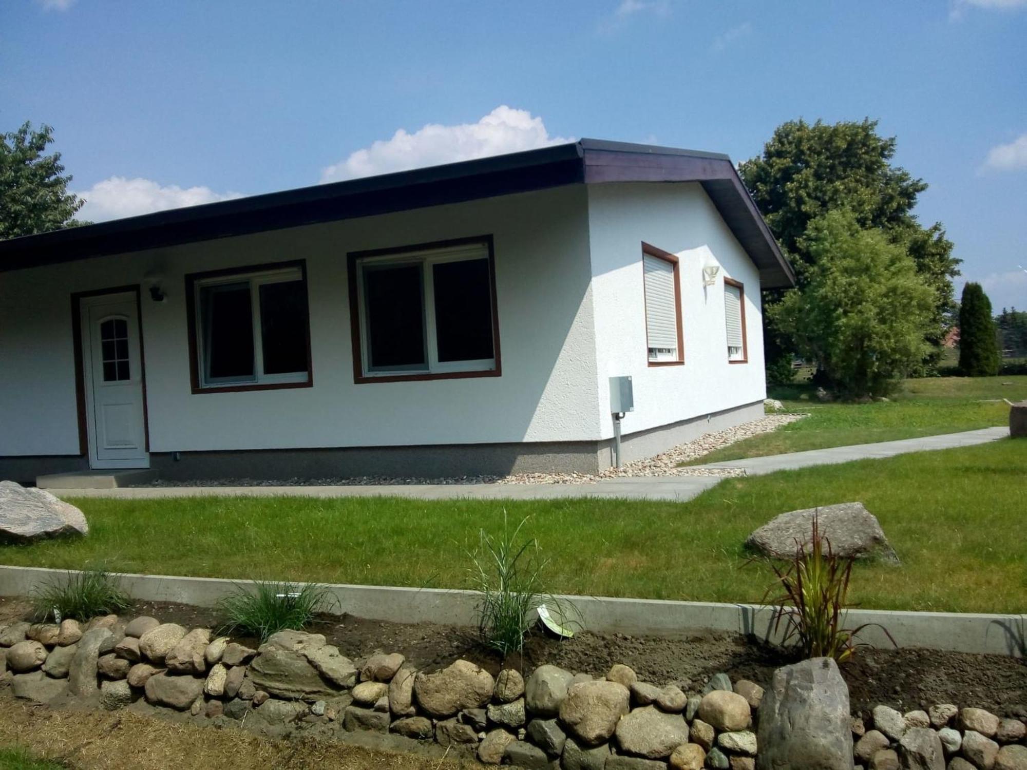 Behaglicher Bungalow Fuer Mensch Und Hund Barkhagen Exterior foto