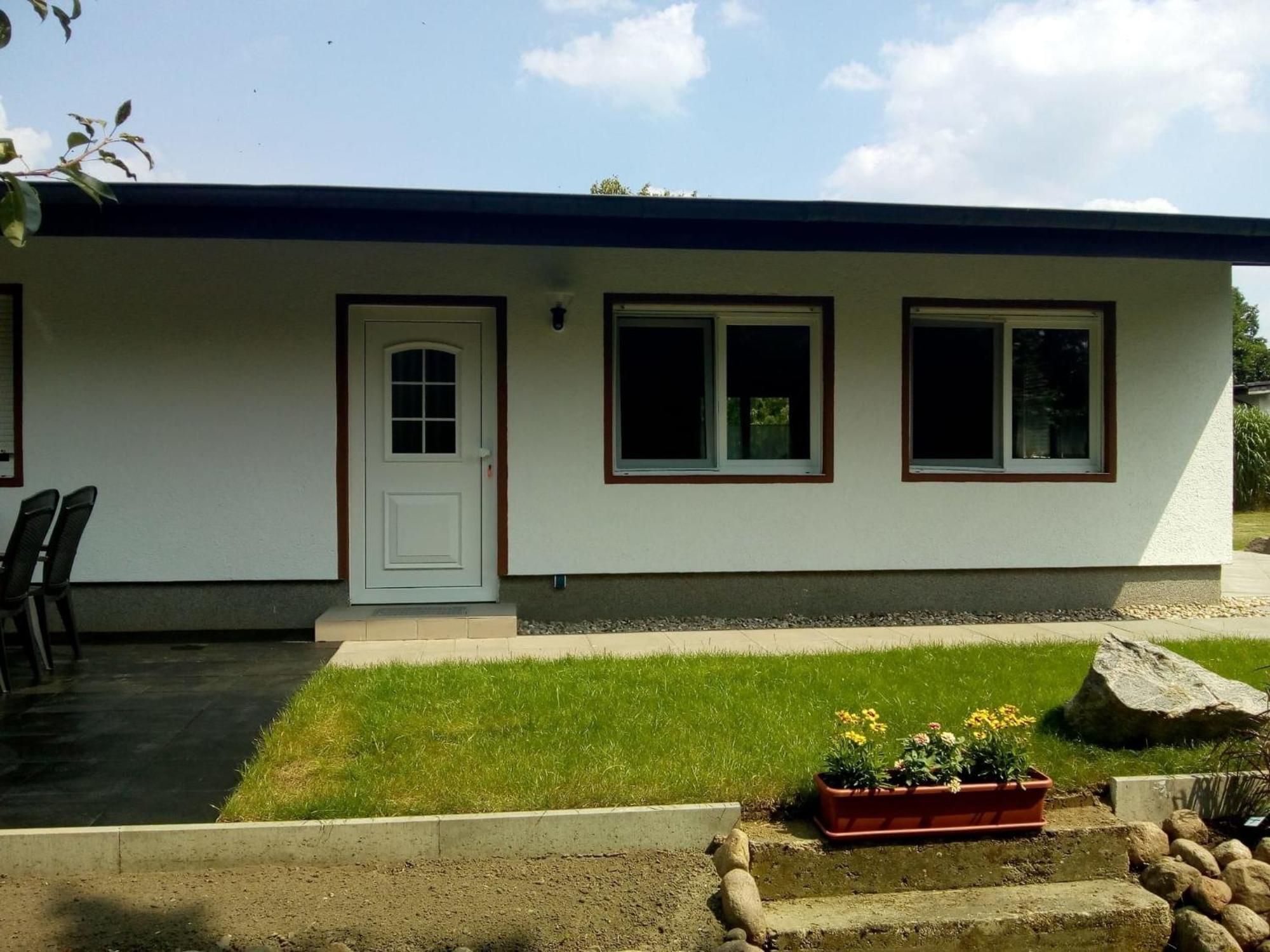 Behaglicher Bungalow Fuer Mensch Und Hund Barkhagen Exterior foto